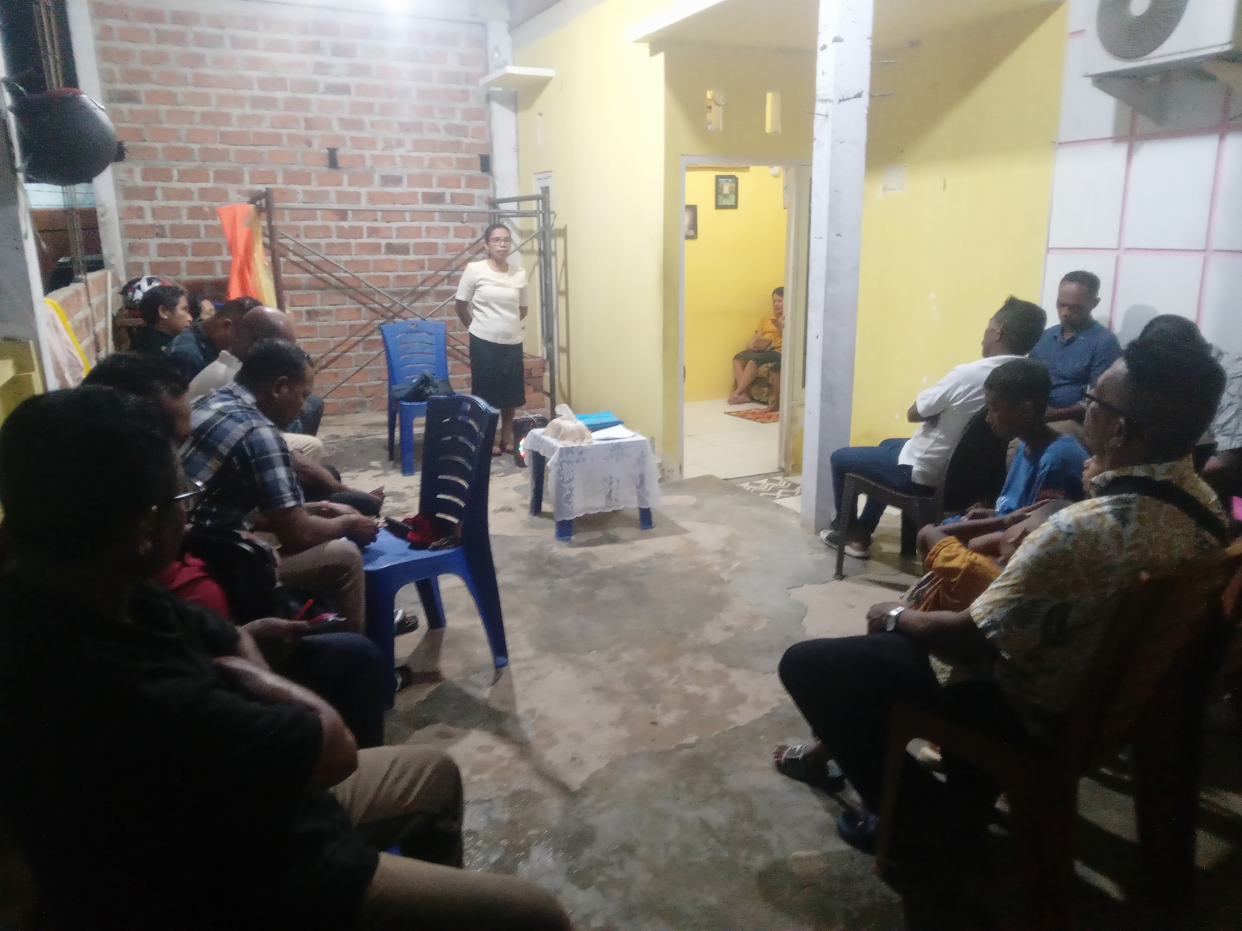 Ibadah Perpri Jemaat GPI Papua Getsemani Sorong  di Bpk. Kace Matatula.